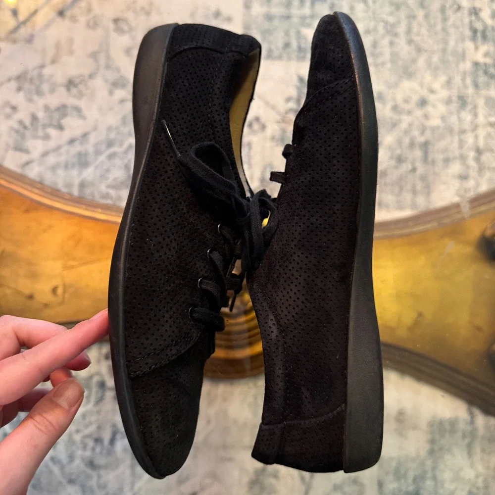 Naturalizer Womens Black Perforated Suede Lace Up Sneakers Flats Size 8.5 M
